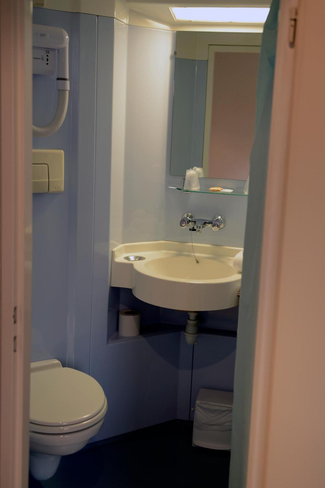 Lac'Hotel France Montreal La Cluse Luaran gambar